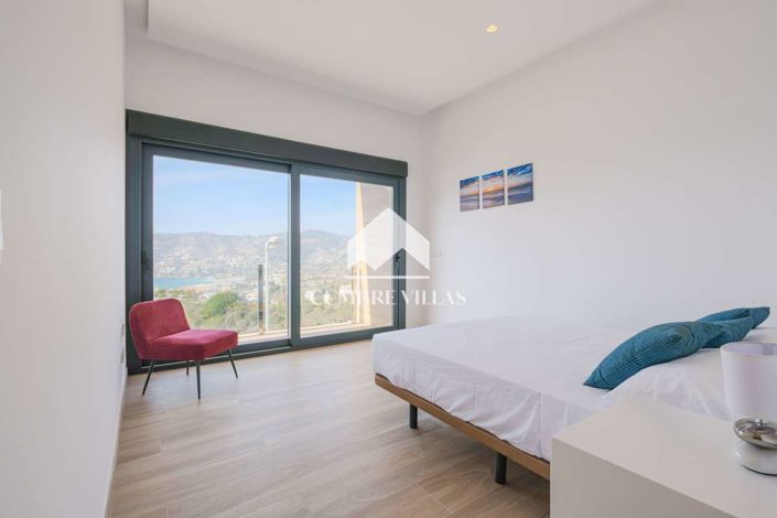 Image No.29-3 Bed Villa for sale
