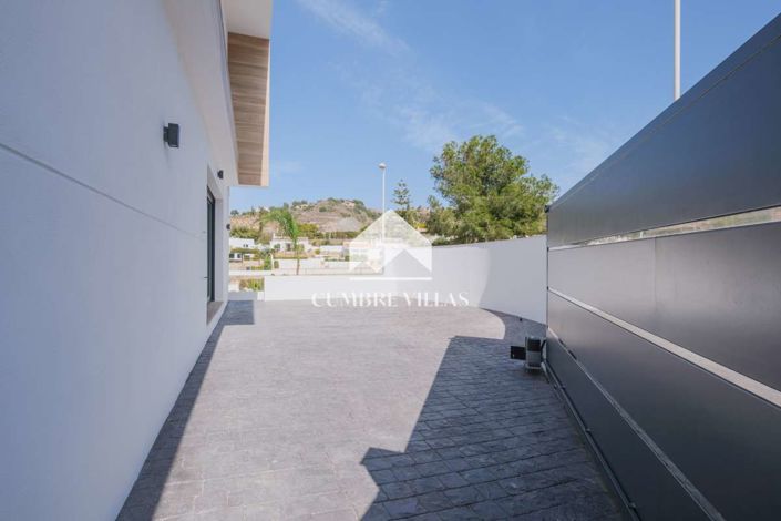 Image No.9-3 Bed Villa for sale