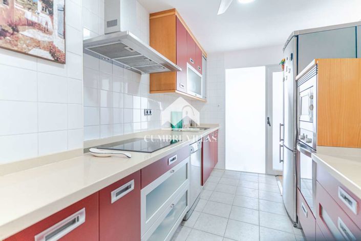 Image No.14-5 Bed Townhouse for sale