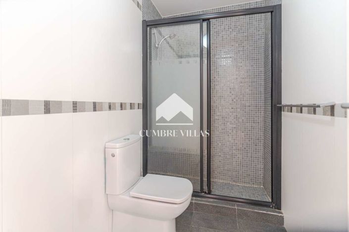 Image No.19-5 Bed Townhouse for sale
