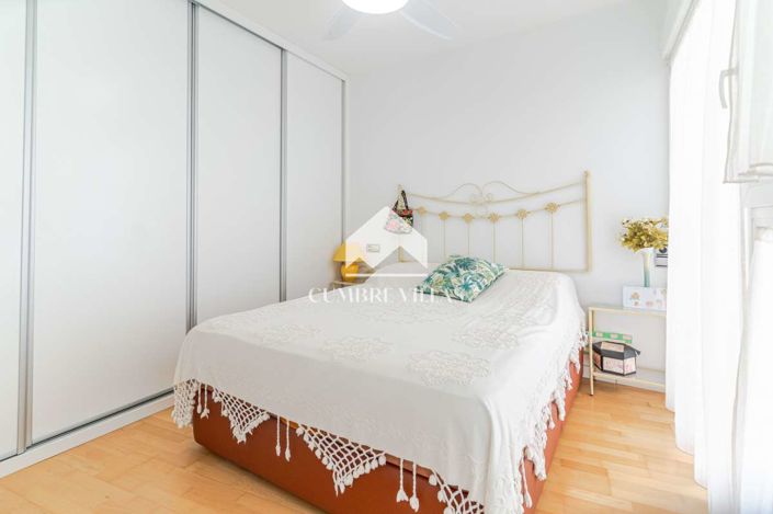 Image No.20-5 Bed Townhouse for sale