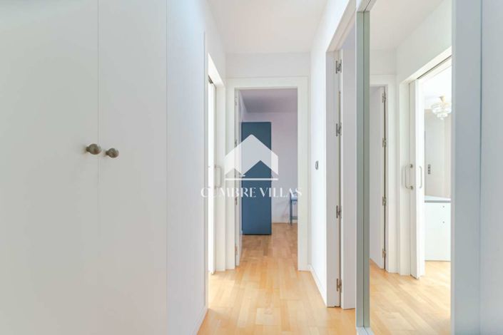 Image No.28-5 Bed Townhouse for sale