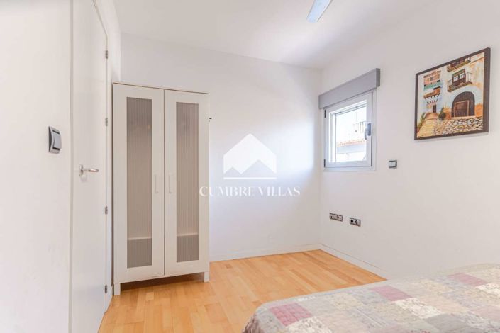 Image No.34-5 Bed Townhouse for sale