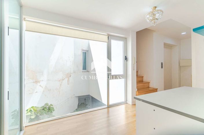 Image No.37-5 Bed Townhouse for sale