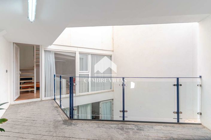 Image No.40-5 Bed Townhouse for sale