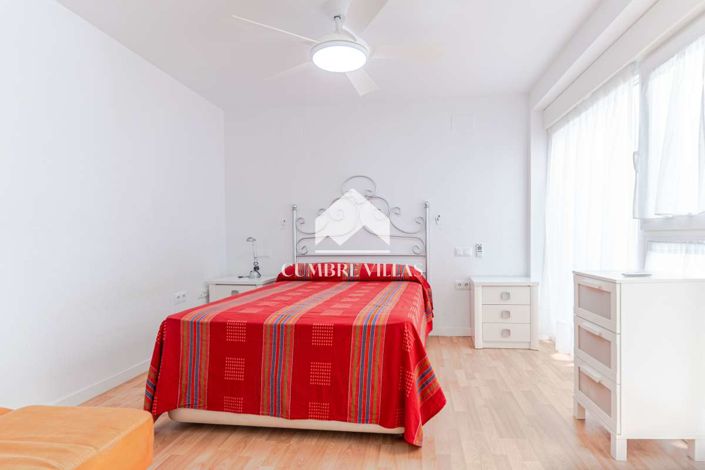 Image No.42-5 Bed Townhouse for sale