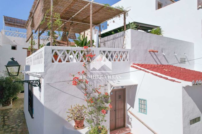 Image No.8-3 Bed Townhouse for sale