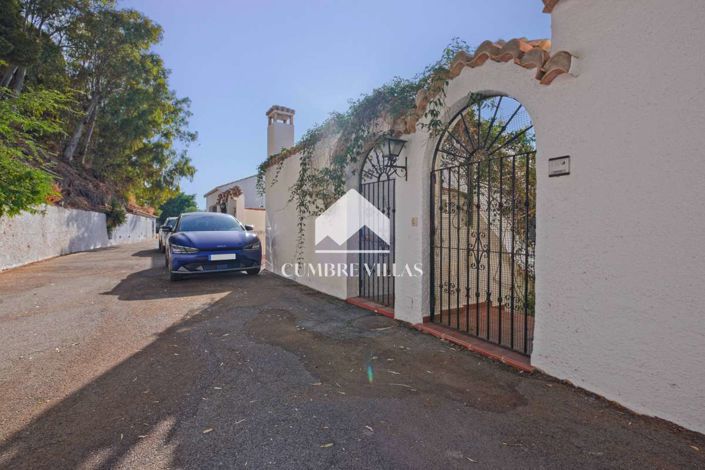 Image No.37-2 Bed Villa for sale