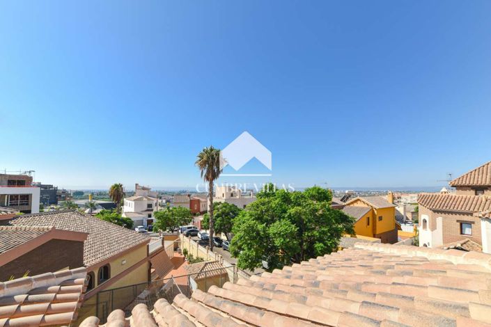 Image No.2-5 Bed Villa for sale