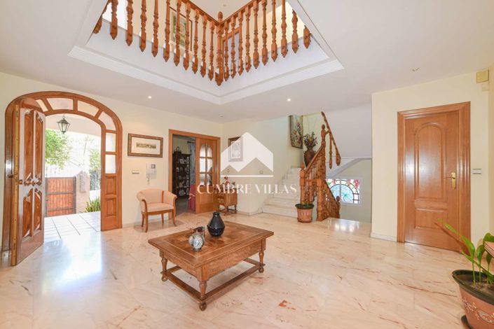 Image No.28-5 Bed Villa for sale