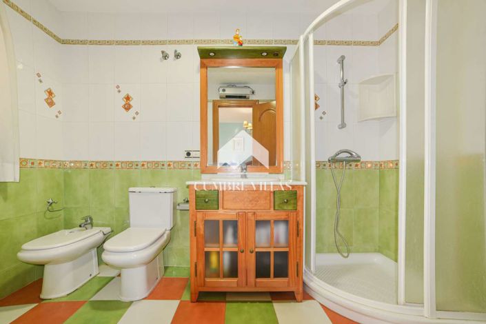 Image No.44-5 Bed Villa for sale