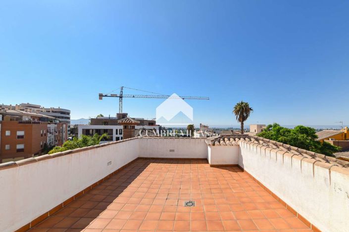 Image No.48-5 Bed Villa for sale