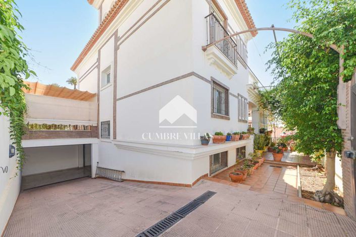 Image No.51-5 Bed Villa for sale
