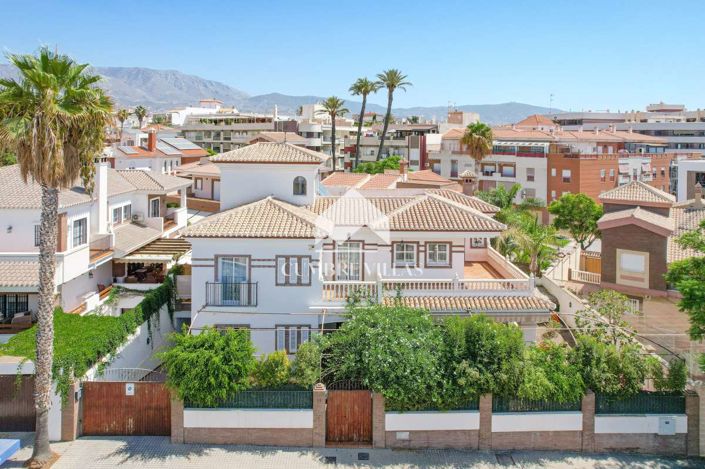 Image No.57-5 Bed Villa for sale
