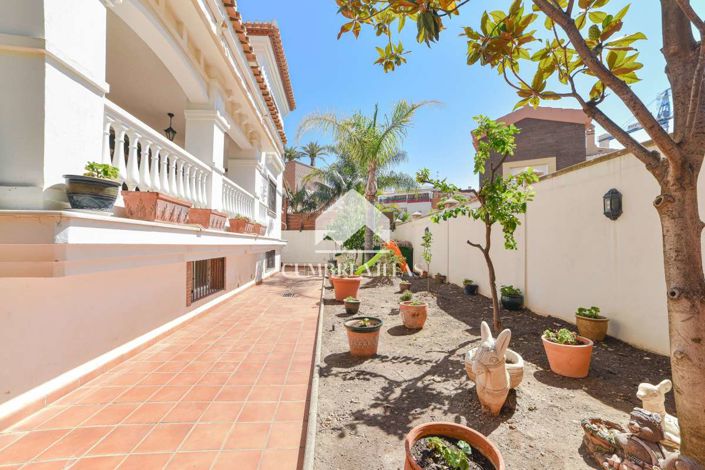 Image No.6-5 Bed Villa for sale
