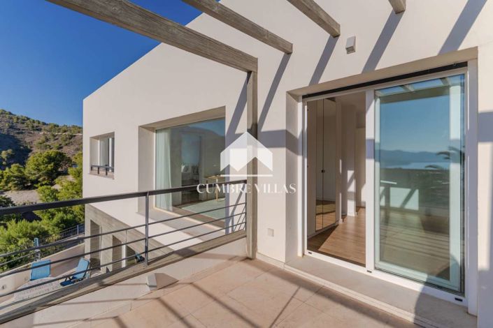 Image No.54-3 Bed Villa for sale