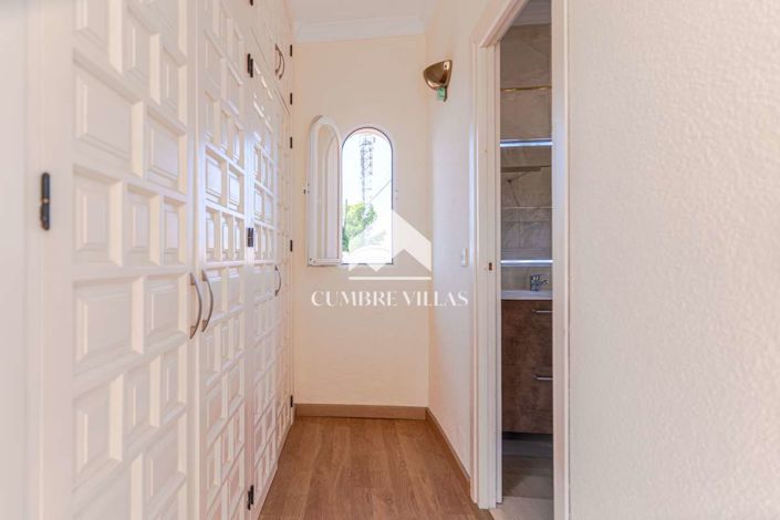 Image No.36-4 Bed Villa for sale