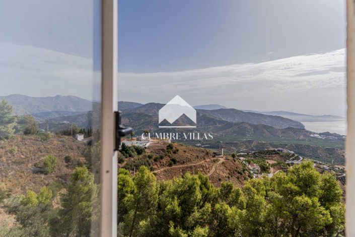 Image No.52-4 Bed Villa for sale