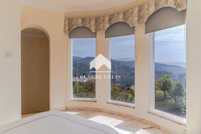 Image No.55-4 Bed Villa for sale