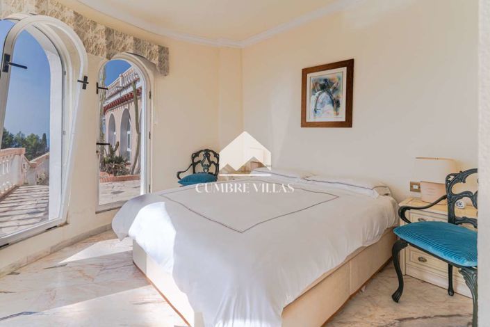 Image No.57-4 Bed Villa for sale