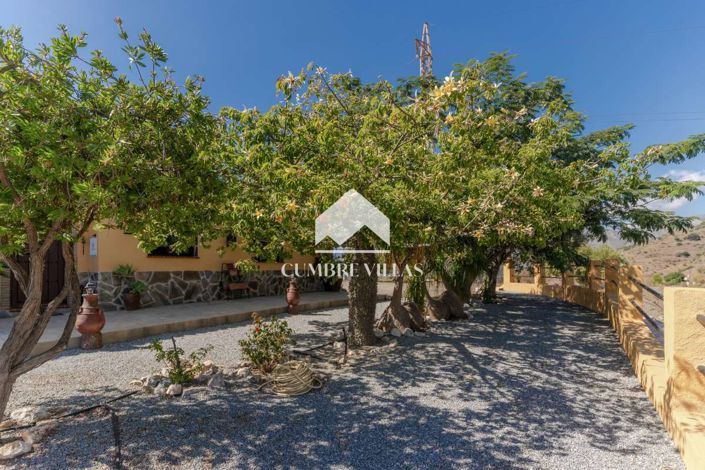 Image No.11-3 Bed Country House for sale
