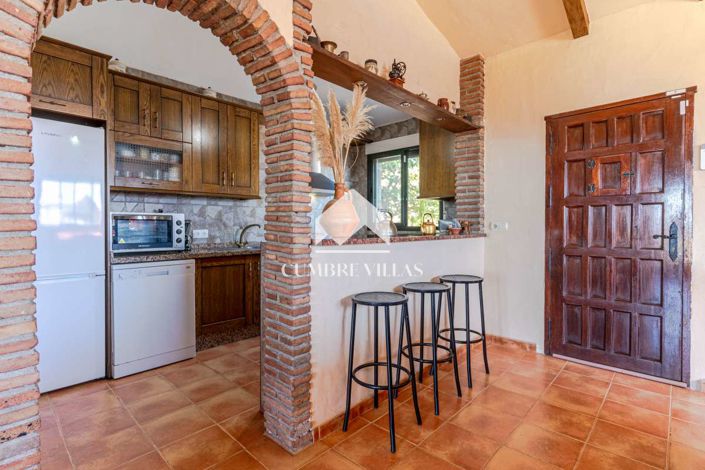 Image No.24-3 Bed Country House for sale