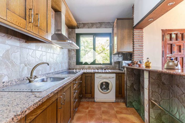 Image No.26-3 Bed Country House for sale