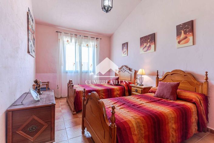 Image No.33-3 Bed Country House for sale