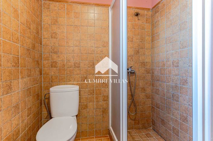 Image No.37-3 Bed Country House for sale