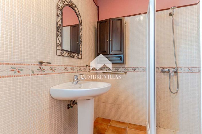 Image No.42-3 Bed Country House for sale