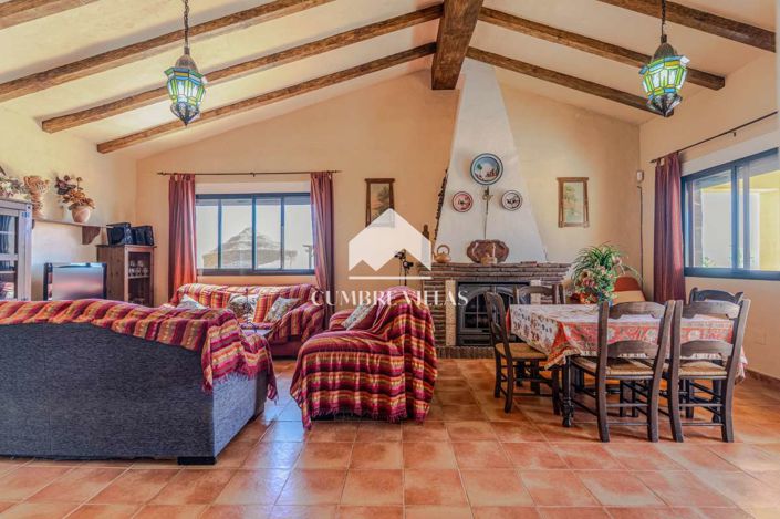 Image No.44-3 Bed Country House for sale