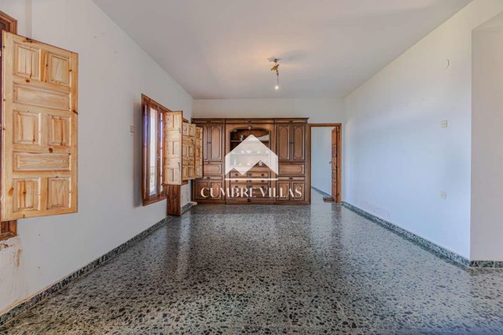 Image No.15-8 Bed Villa for sale