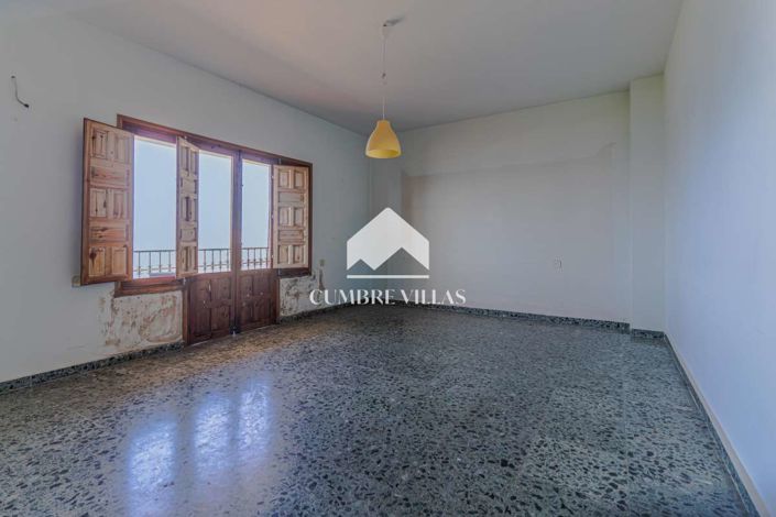 Image No.16-8 Bed Villa for sale