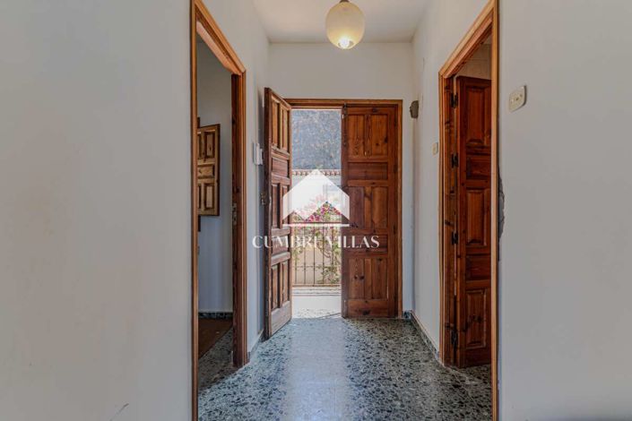 Image No.19-8 Bed Villa for sale