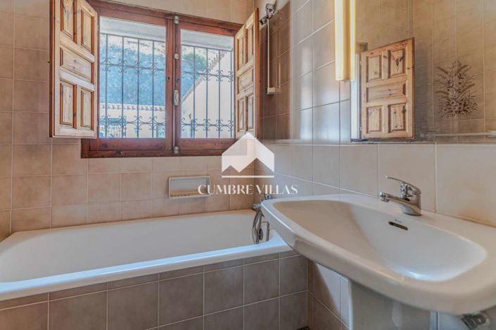 Image No.21-8 Bed Villa for sale