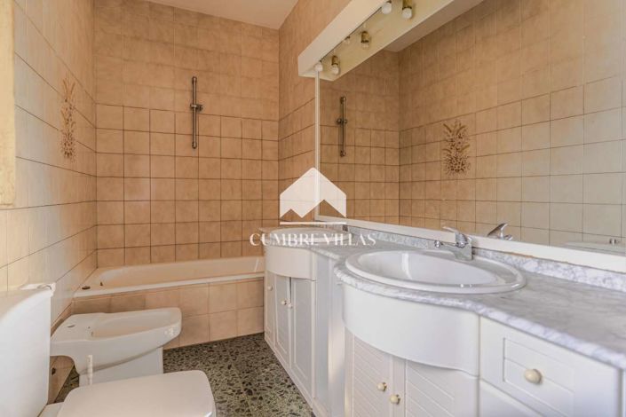 Image No.25-8 Bed Villa for sale