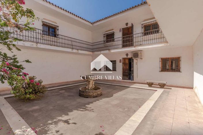 Image No.32-8 Bed Villa for sale