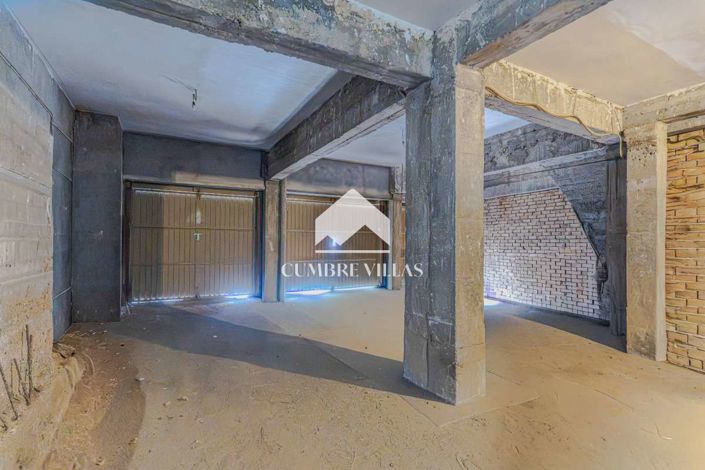 Image No.42-8 Bed Villa for sale