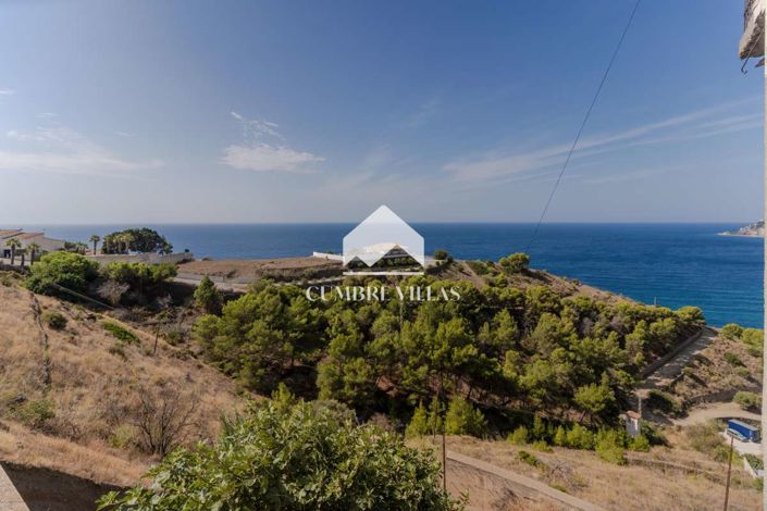 Image No.44-8 Bed Villa for sale