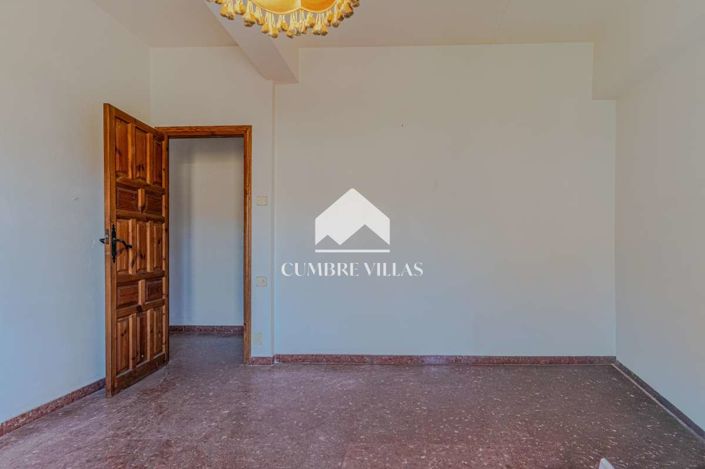 Image No.56-8 Bed Villa for sale