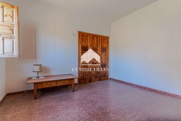Image No.59-8 Bed Villa for sale