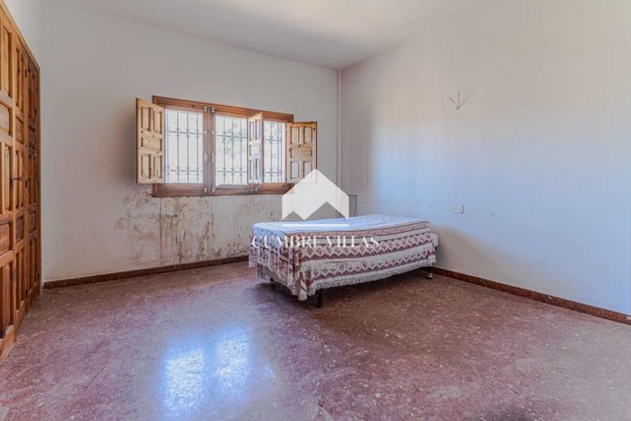 Image No.60-8 Bed Villa for sale