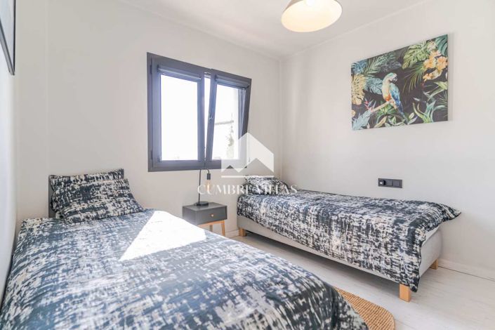 Image No.18-2 Bed Townhouse for sale