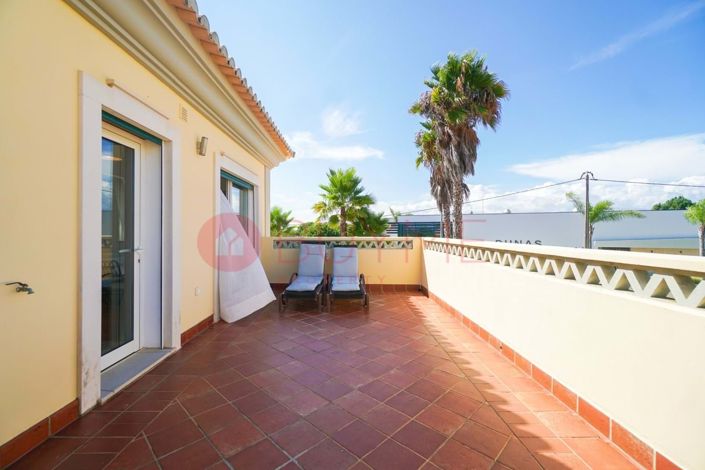 Image No.11-2 Bed Townhouse for sale