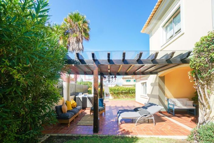 Image No.12-2 Bed Townhouse for sale