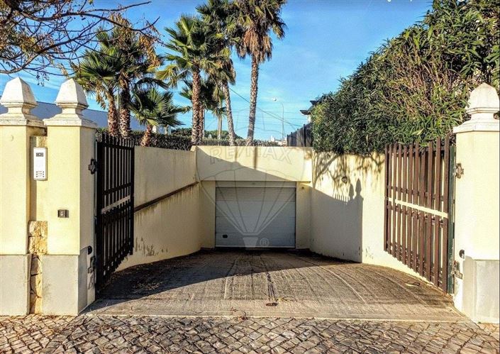 Image No.9-2 Bed Townhouse for sale