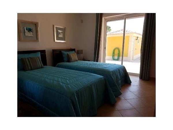 Image No.9-7 Bed Villa for sale