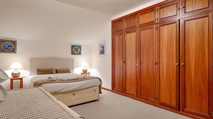 Image No.21-3 Bed Apartment for sale