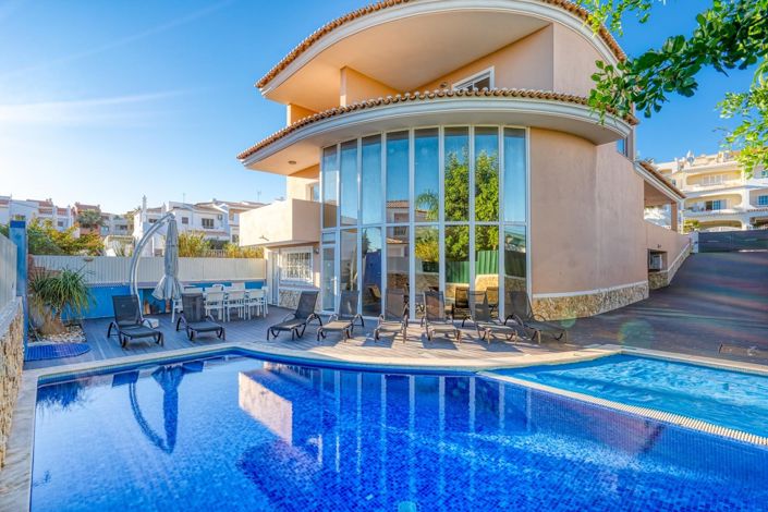 Image No.1-6 Bed Villa for sale