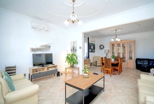 Image No.3-7 Bed Villa for sale